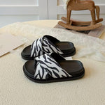 Load image into Gallery viewer, printed criss cross sandal
