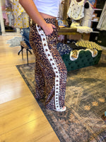Load image into Gallery viewer, Leopard striped star pants
