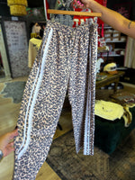 Load image into Gallery viewer, Leopard lace sweatpants
