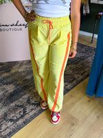 Load image into Gallery viewer, Windbreaker barrel pants yellow
