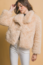 Load image into Gallery viewer, that girl faux coat
