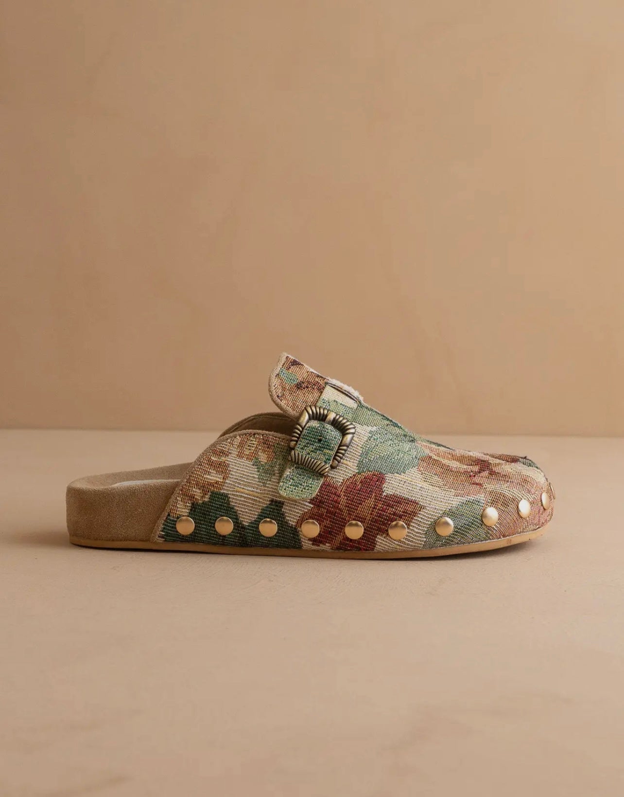 fall buckle clog