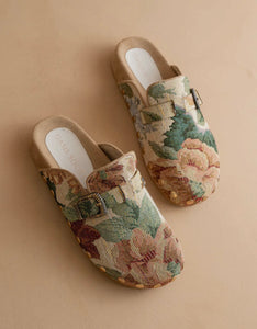 fall buckle clog