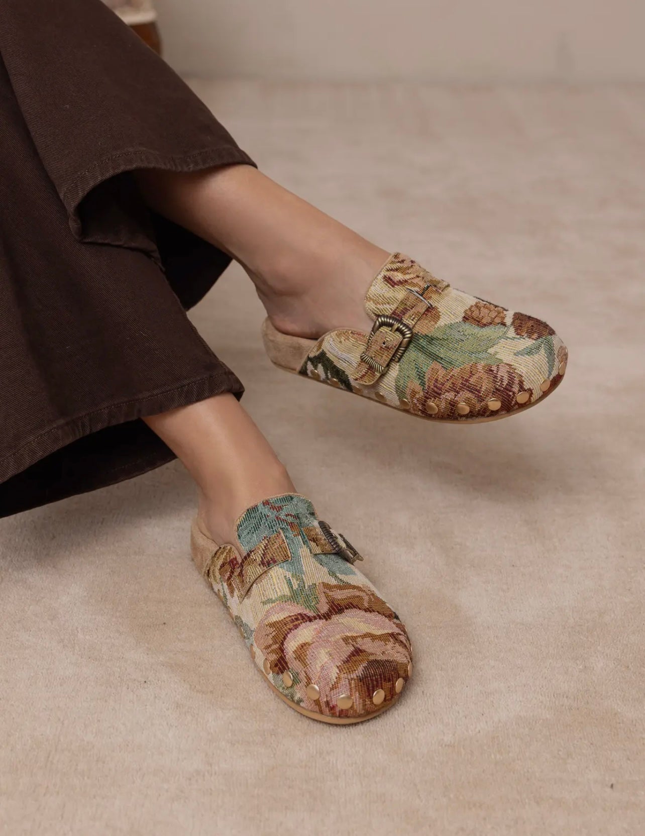 fall buckle clog