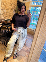 Load image into Gallery viewer, Jolie&#39;s cropped tee

