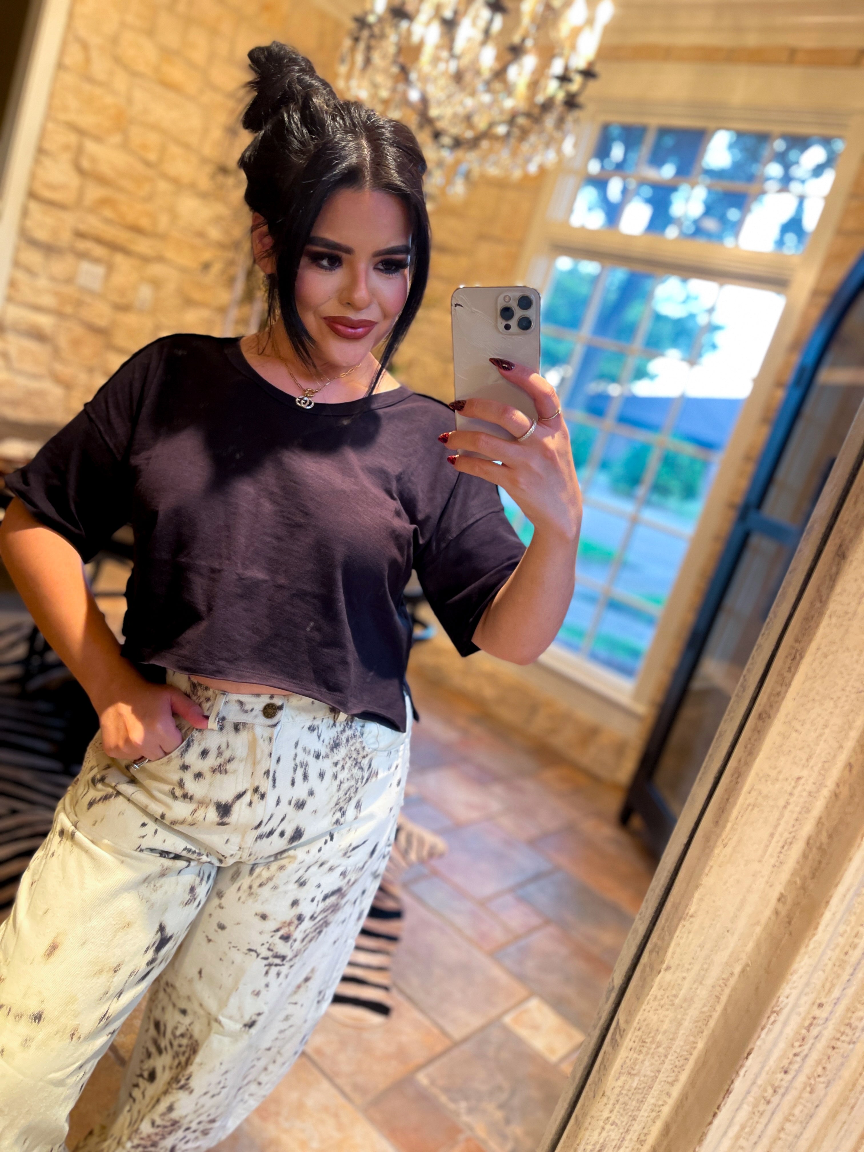 Jolie's cropped tee